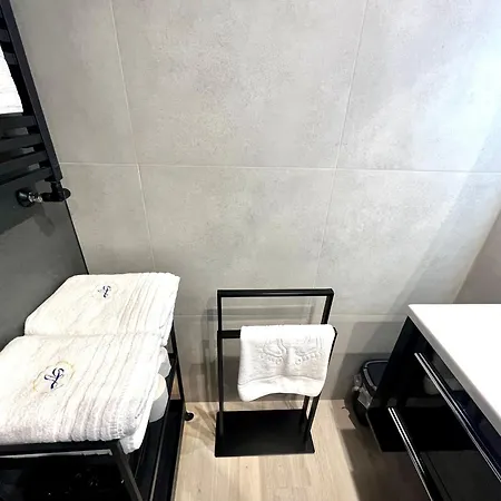Agapella Apartamenty- Apartament Plaza 47- 20 M From The غدانسك